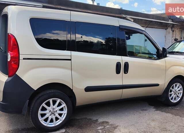 Бежевый Фиат Добло, объемом двигателя 1.4 л и пробегом 275 тыс. км за 8400 $, фото 1 на Automoto.ua