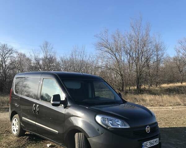 Черный Фиат Добло, объемом двигателя 1.6 л и пробегом 130 тыс. км за 9000 $, фото 1 на Automoto.ua