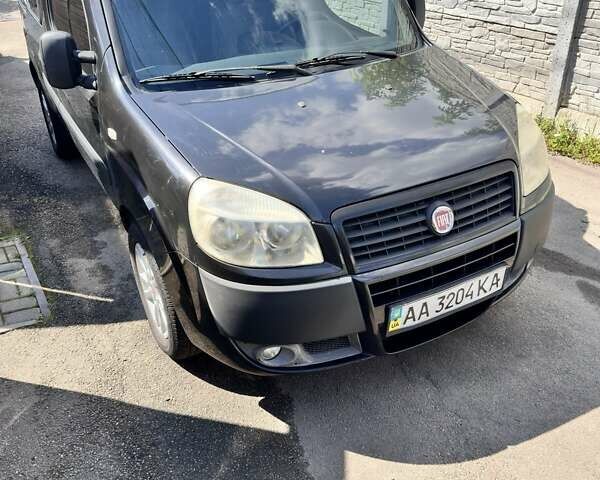 Черный Фиат Добло, объемом двигателя 1.9 л и пробегом 269 тыс. км за 4600 $, фото 1 на Automoto.ua
