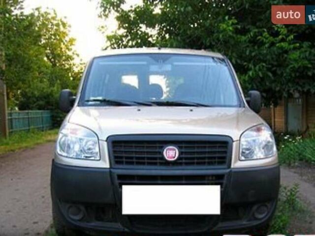 Коричневый Фиат Добло, объемом двигателя 1.4 л и пробегом 185 тыс. км за 7500 $, фото 1 на Automoto.ua
