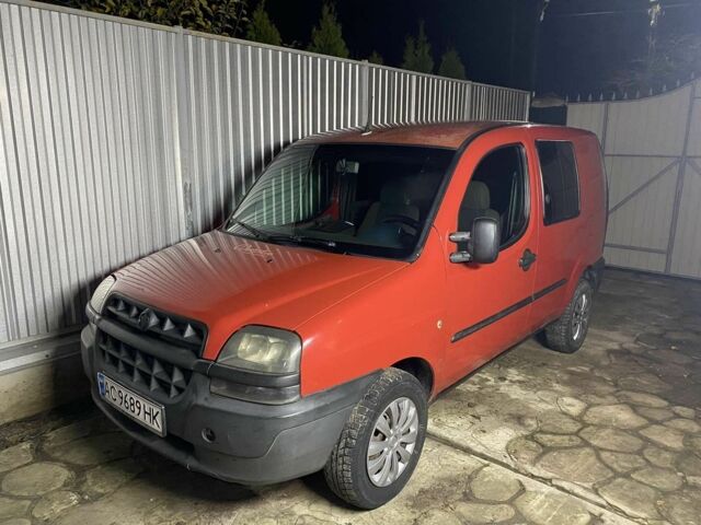 Красный Фиат Добло, объемом двигателя 1.2 л и пробегом 325 тыс. км за 2500 $, фото 1 на Automoto.ua