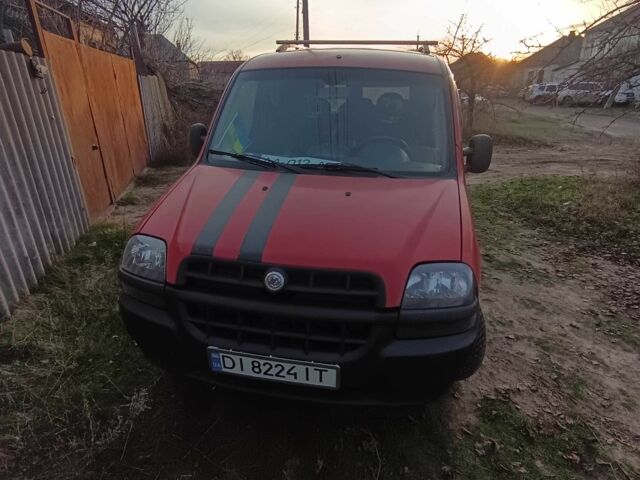 Красный Фиат Добло, объемом двигателя 1.9 л и пробегом 300 тыс. км за 3328 $, фото 1 на Automoto.ua