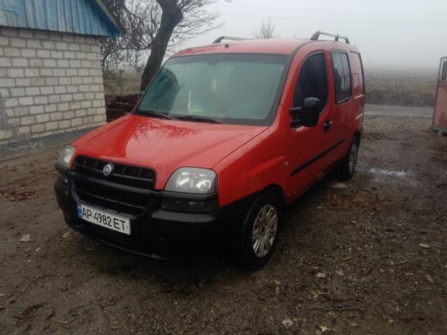Красный Фиат Добло, объемом двигателя 1 л и пробегом 200 тыс. км за 1894 $, фото 1 на Automoto.ua
