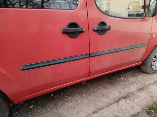 Красный Фиат Добло, объемом двигателя 1.9 л и пробегом 260 тыс. км за 3200 $, фото 1 на Automoto.ua