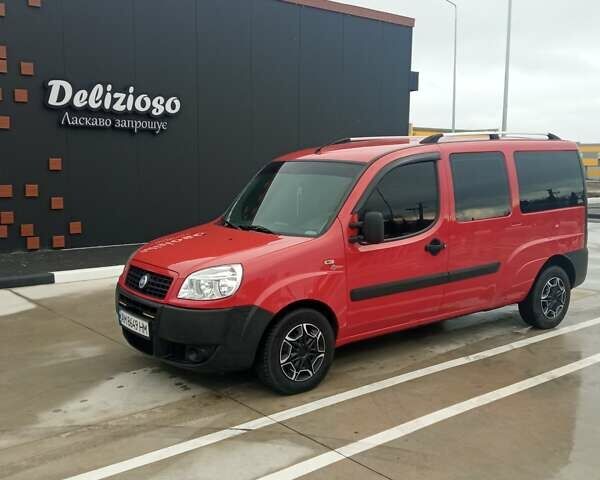 Красный Фиат Добло, объемом двигателя 1.9 л и пробегом 327 тыс. км за 4950 $, фото 1 на Automoto.ua