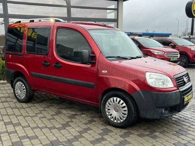 Красный Фиат Добло, объемом двигателя 1.4 л и пробегом 150 тыс. км за 5900 $, фото 1 на Automoto.ua