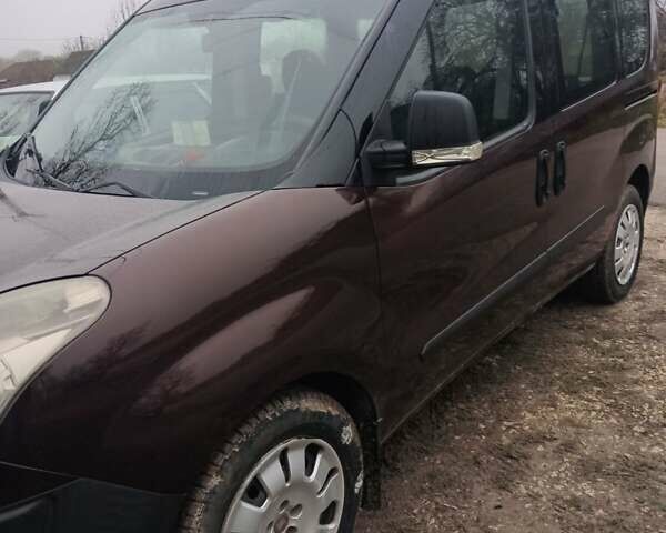 Червоний Фіат Добло, об'ємом двигуна 1.37 л та пробігом 246 тис. км за 6400 $, фото 1 на Automoto.ua