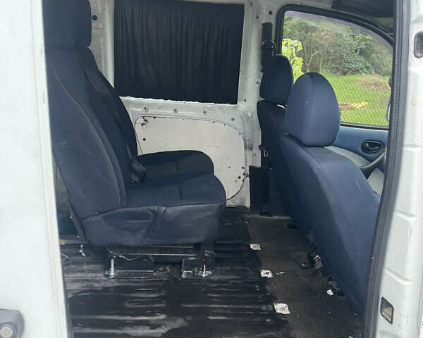 Фиат Добло, объемом двигателя 1.9 л и пробегом 259 тыс. км за 2850 $, фото 1 на Automoto.ua