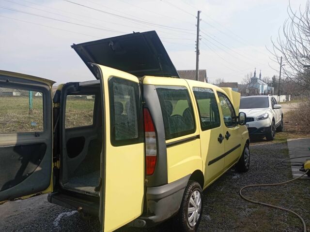 Желтый Фиат Добло, объемом двигателя 1.9 л и пробегом 289 тыс. км за 4099 $, фото 1 на Automoto.ua