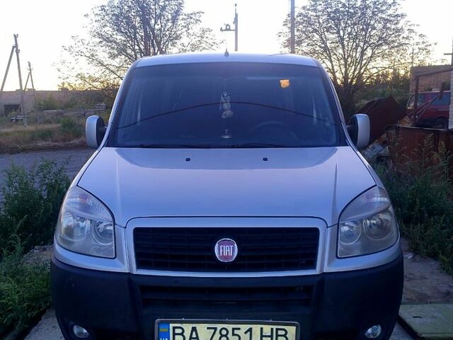 Серый Фиат Добло, объемом двигателя 1.9 л и пробегом 399 тыс. км за 6500 $, фото 1 на Automoto.ua