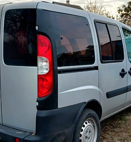 Серый Фиат Добло, объемом двигателя 1.4 л и пробегом 208 тыс. км за 5500 $, фото 1 на Automoto.ua