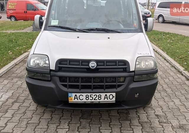 Серый Фиат Добло, объемом двигателя 1.9 л и пробегом 228 тыс. км за 3600 $, фото 1 на Automoto.ua