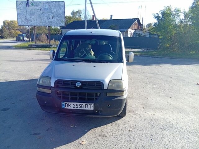 Серый Фиат Добло, объемом двигателя 1.9 л и пробегом 300 тыс. км за 3000 $, фото 1 на Automoto.ua