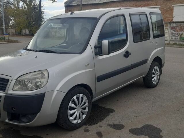 Сірий Фіат Добло, об'ємом двигуна 1.4 л та пробігом 225 тис. км за 4800 $, фото 1 на Automoto.ua