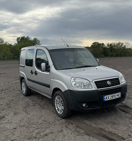 Серый Фиат Добло, объемом двигателя 1.91 л и пробегом 275 тыс. км за 6000 $, фото 1 на Automoto.ua