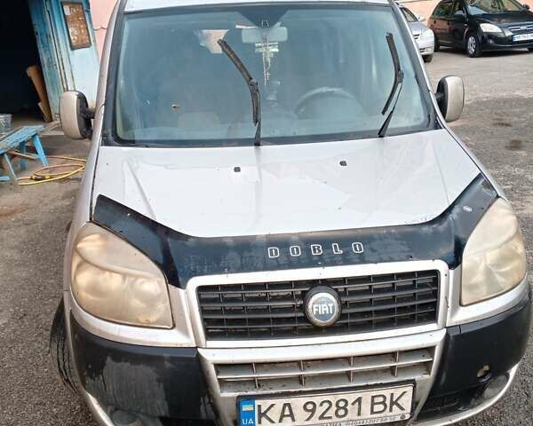 Серый Фиат Добло, объемом двигателя 1.39 л и пробегом 252 тыс. км за 3600 $, фото 1 на Automoto.ua