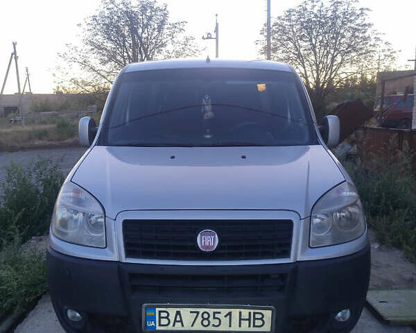 Серый Фиат Добло, объемом двигателя 1.9 л и пробегом 399 тыс. км за 6500 $, фото 1 на Automoto.ua
