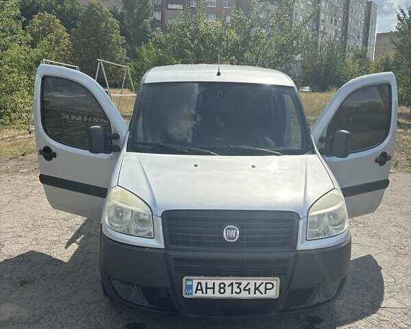 Серый Фиат Добло, объемом двигателя 1.37 л и пробегом 186 тыс. км за 7500 $, фото 1 на Automoto.ua