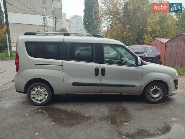 Серый Фиат Добло, объемом двигателя 1.6 л и пробегом 240 тыс. км за 7500 $, фото 1 на Automoto.ua