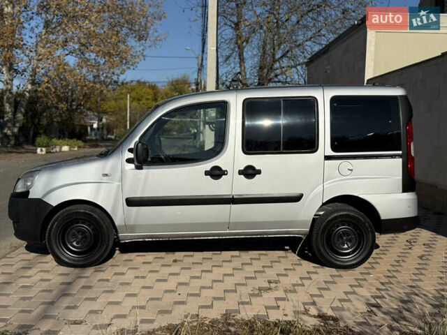 Серый Фиат Добло, объемом двигателя 1.3 л и пробегом 180 тыс. км за 7700 $, фото 1 на Automoto.ua