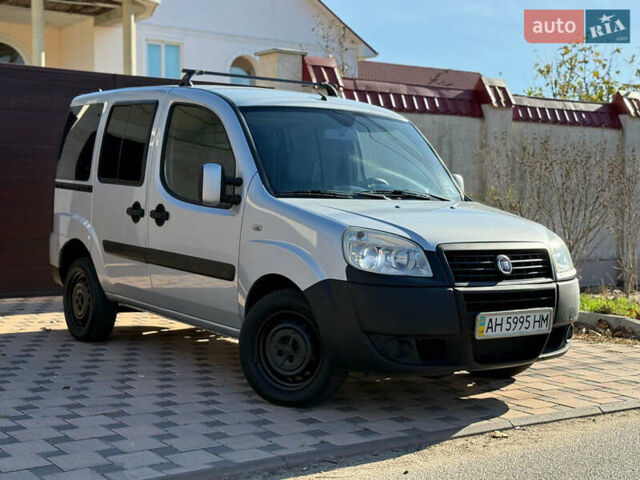 Серый Фиат Добло, объемом двигателя 1.3 л и пробегом 180 тыс. км за 5999 $, фото 1 на Automoto.ua
