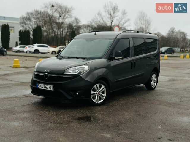 Серый Фиат Добло, объемом двигателя 1.6 л и пробегом 260 тыс. км за 12150 $, фото 1 на Automoto.ua