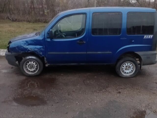 Синий Фиат Добло, объемом двигателя 1.9 л и пробегом 240 тыс. км за 1450 $, фото 1 на Automoto.ua