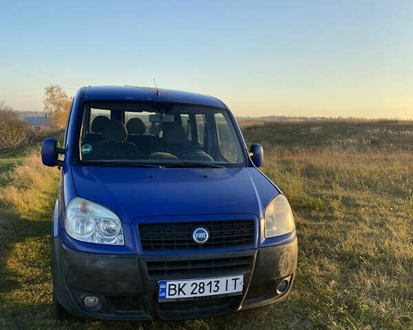 Синий Фиат Добло, объемом двигателя 1.6 л и пробегом 236 тыс. км за 4000 $, фото 1 на Automoto.ua