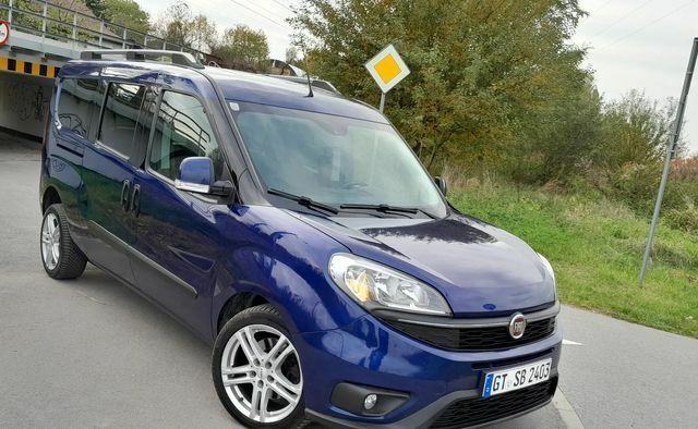 Синий Фиат Добло, объемом двигателя 1.6 л и пробегом 150 тыс. км за 9100 $, фото 1 на Automoto.ua