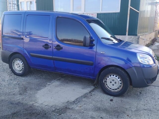 Синий Фиат Добло, объемом двигателя 0 л и пробегом 320 тыс. км за 2850 $, фото 1 на Automoto.ua