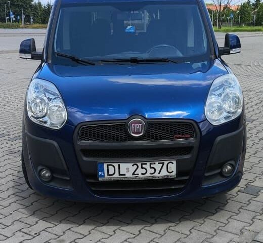Синий Фиат Добло, объемом двигателя 2 л и пробегом 180 тыс. км за 5500 $, фото 1 на Automoto.ua