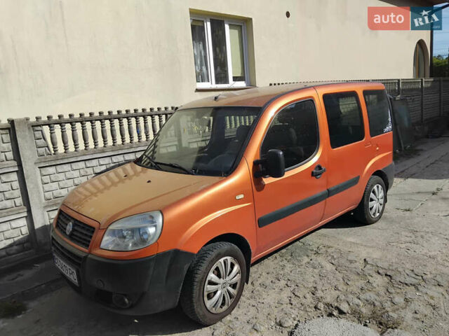 Оранжевый Фиат Добло, объемом двигателя 1.91 л и пробегом 270 тыс. км за 4500 $, фото 1 на Automoto.ua