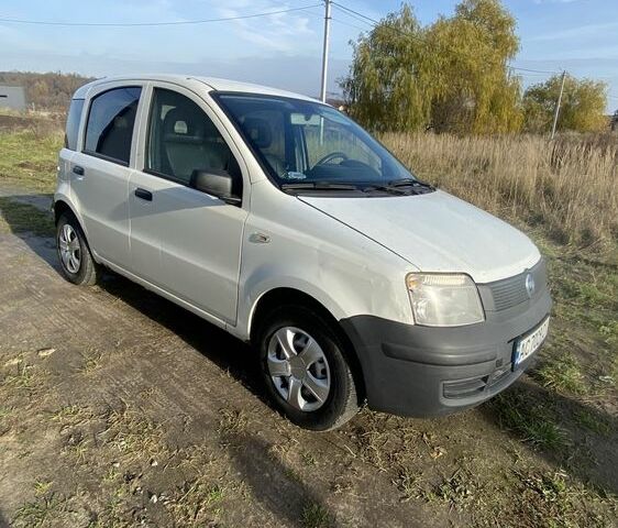 Белый Фиат Панда, объемом двигателя 1.1 л и пробегом 247 тыс. км за 2500 $, фото 1 на Automoto.ua