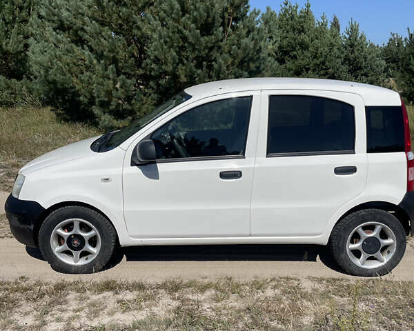Белый Фиат Панда, объемом двигателя 1.24 л и пробегом 216 тыс. км за 3800 $, фото 1 на Automoto.ua