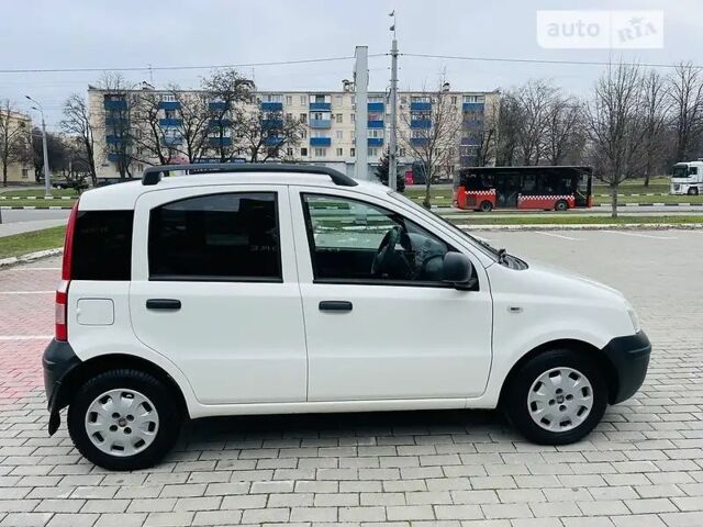 Белый Фиат Панда, объемом двигателя 1.2 л и пробегом 228 тыс. км за 4427 $, фото 1 на Automoto.ua