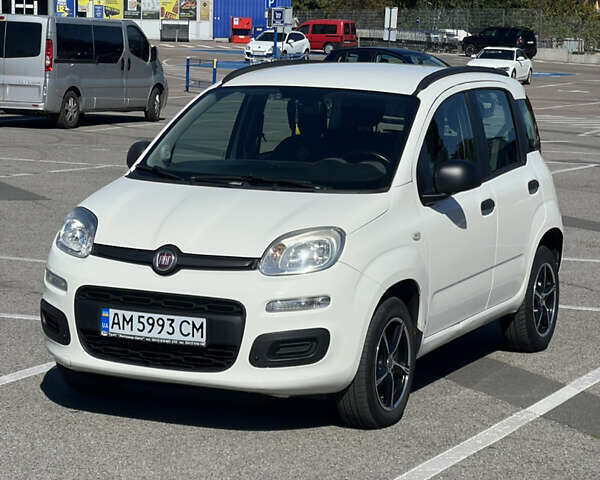 Белый Фиат Панда, объемом двигателя 0.9 л и пробегом 191 тыс. км за 5500 $, фото 1 на Automoto.ua