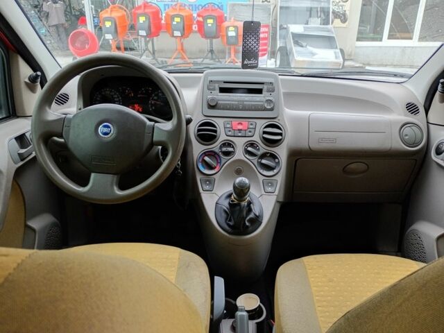 Красный Фиат Панда, объемом двигателя 1.2 л и пробегом 340 тыс. км за 3300 $, фото 1 на Automoto.ua