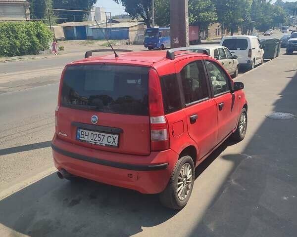 Красный Фиат Панда, объемом двигателя 1.24 л и пробегом 150 тыс. км за 3000 $, фото 1 на Automoto.ua