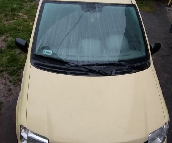 Желтый Фиат Панда, объемом двигателя 1.1 л и пробегом 160 тыс. км за 2800 $, фото 1 на Automoto.ua