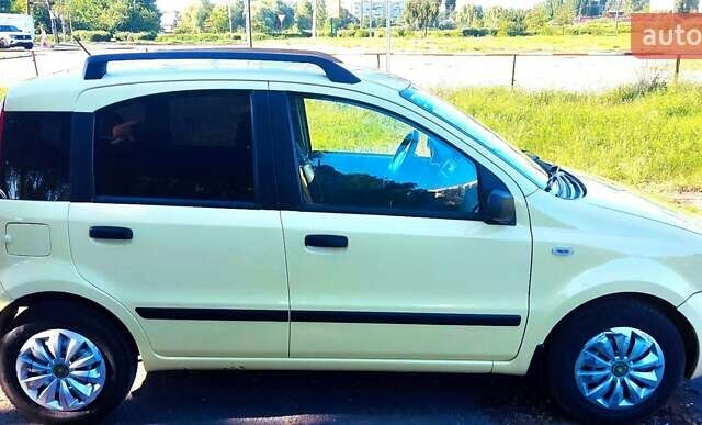 Желтый Фиат Панда, объемом двигателя 1.24 л и пробегом 128 тыс. км за 3150 $, фото 1 на Automoto.ua