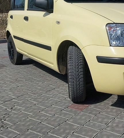 Желтый Фиат Панда, объемом двигателя 1.2 л и пробегом 107 тыс. км за 4400 $, фото 1 на Automoto.ua