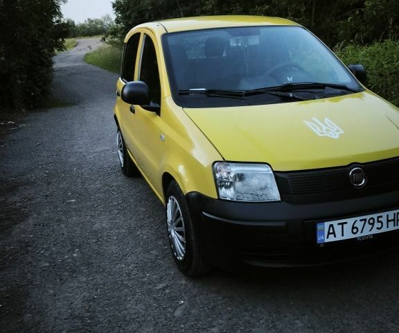 Желтый Фиат Панда, объемом двигателя 1.2 л и пробегом 279 тыс. км за 3399 $, фото 1 на Automoto.ua