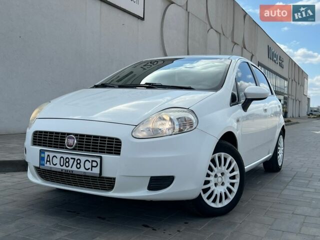 Белый Фиат Пунто, объемом двигателя 1.4 л и пробегом 204 тыс. км за 3850 $, фото 1 на Automoto.ua