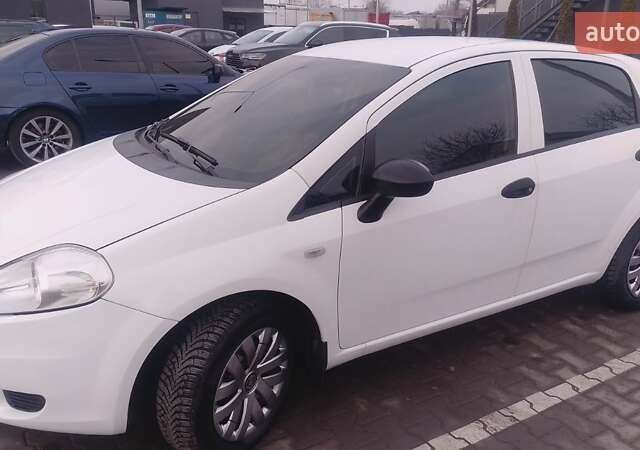 Білий Фіат Пунто, об'ємом двигуна 1.4 л та пробігом 154 тис. км за 4700 $, фото 1 на Automoto.ua