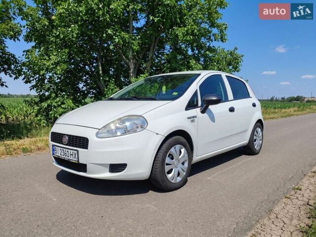 Білий Фіат Пунто, об'ємом двигуна 1.25 л та пробігом 235 тис. км за 4200 $, фото 1 на Automoto.ua