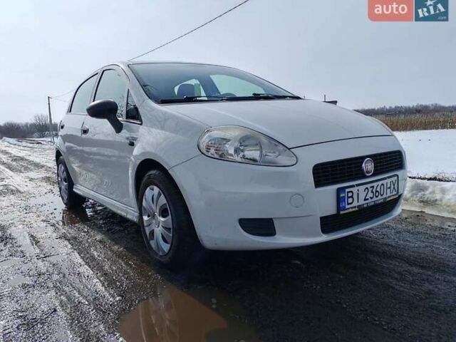 Білий Фіат Пунто, об'ємом двигуна 1.25 л та пробігом 235 тис. км за 5000 $, фото 1 на Automoto.ua