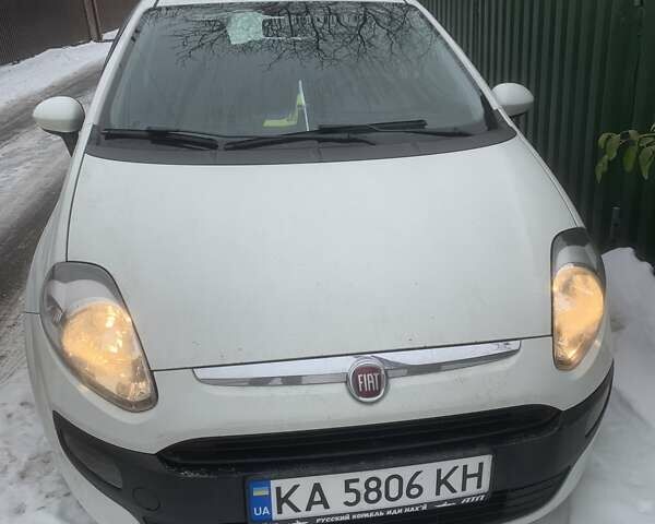 Білий Фіат Пунто, об'ємом двигуна 1.25 л та пробігом 327 тис. км за 5600 $, фото 1 на Automoto.ua