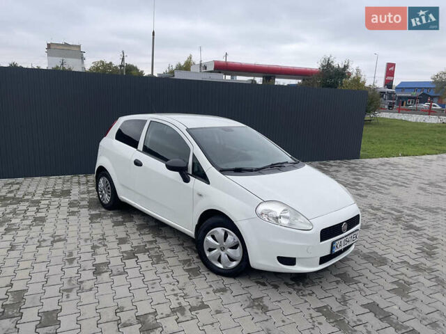 Білий Фіат Пунто, об'ємом двигуна 1.24 л та пробігом 179 тис. км за 3400 $, фото 1 на Automoto.ua