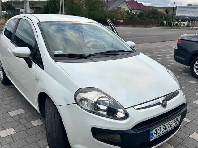 Білий Фіат Пунто, об'ємом двигуна 1.3 л та пробігом 275 тис. км за 4065 $, фото 1 на Automoto.ua