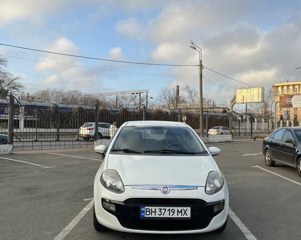 Белый Фиат Пунто, объемом двигателя 1.4 л и пробегом 192 тыс. км за 5499 $, фото 1 на Automoto.ua